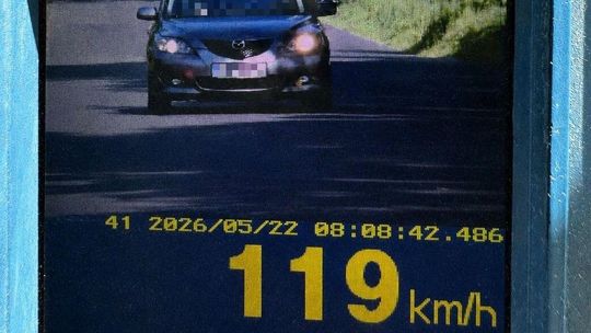 119 km/h w terenie zabudowanym. Kierowca stracił prawo jazdy