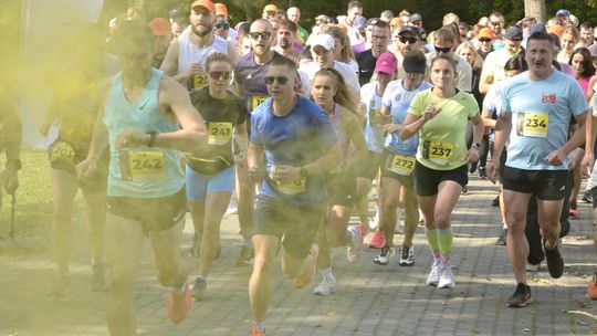 5. Pilawski Trail - starty biegów Przemilak i Połówka w lesie