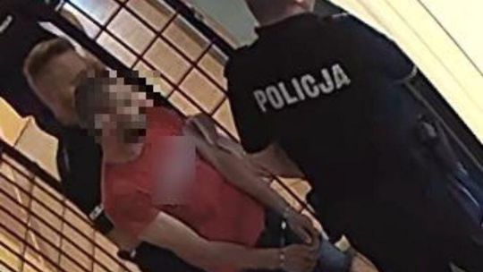 Agresywny 32‑latek w rękach policji. Fałszywe dane, zniszczone mienie i miesiąc aresztu