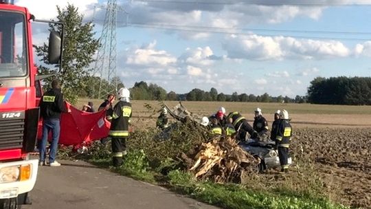 Audi uderzyło w drzewo. Śmigłowiec LPR w akcji