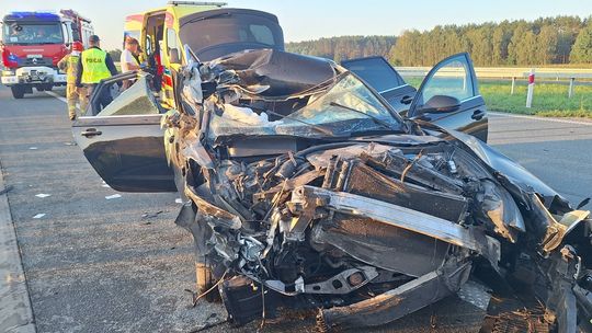 Audi wjechało w tył ciężarówki na S17. Trzy osoby trafiły do szpitala