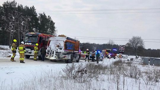 Awaria solarki na przejeździe kolejowym. Interweniowały służby
