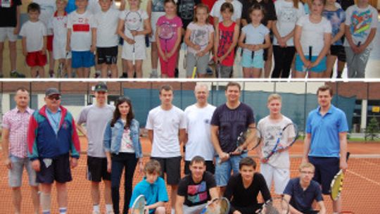 Badminton, tenis, koszykówka, pływanie - święto miasta i powiatu na sportowo