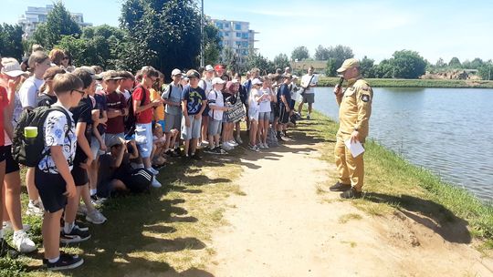 Bezpieczne Wakacje 2026. Na Zarzeczu odbył się pokaz ratownictwa wodnego