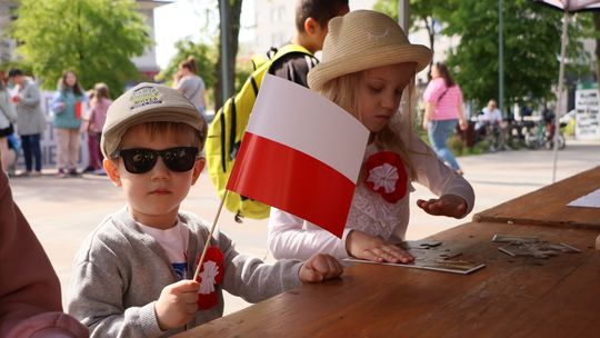 Biało-czerwony piknik na Skwerze Solidarności. Garwolin świętował Dzień Flagi