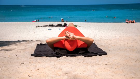 Bikini a opalenizna - Jak osiągnąć idealne efekty?