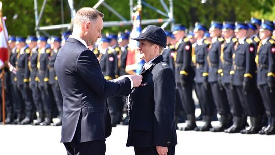 Burmistrz Pilawy uhonorowana Krzyżem Świętego Floriana