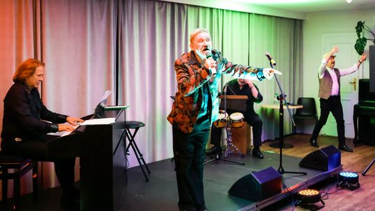 „Cała sala śpiewa z nami”, czyli koncert z quizem w CSiK