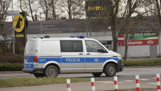 Ciało 40-latka przed blokiem na Targowej