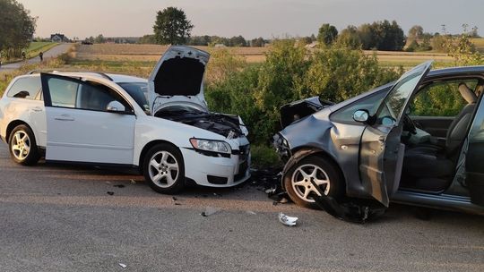 Czołówka na zakręcie. 65-latka w szpitalu