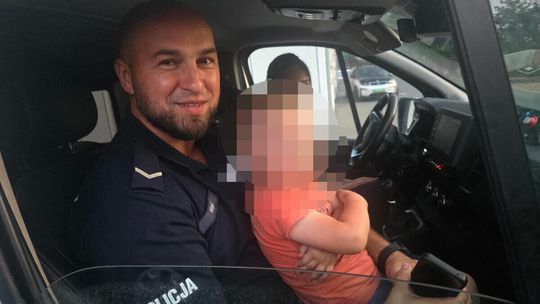 Czterolatek sam i na boso przy S17. Policjanci szukali jego domu