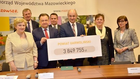 Cztery miliony złotych dla szkół powiatowych 