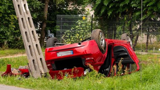 Dachowanie w Łaskarzewie. Kierowca pijany