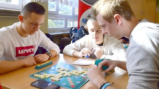 Dawid Szaniawski wygrywa turniej w Scrabble