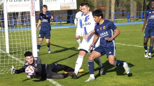 Derby na remis. Kanonada Orła