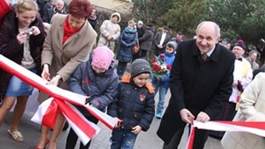 Długo wyczekiwane przecięcie wstęgi w Parysowie