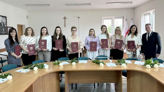 Dziewięć nauczycielek z awansem zawodowym. Odebrały akty mianowania w Górznie