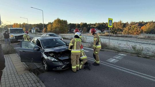 Efekt domina w Józefowie. Jedna osoba trafiła do szpitala
