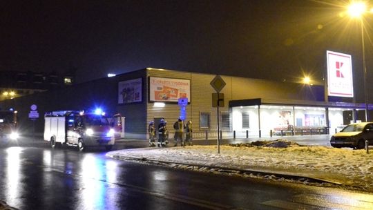 Ewakuacja w Kauflandzie po informacji o bombie