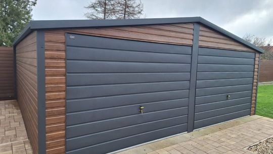 Garaże blaszane – solidne konstrukcje w niskiej cenie