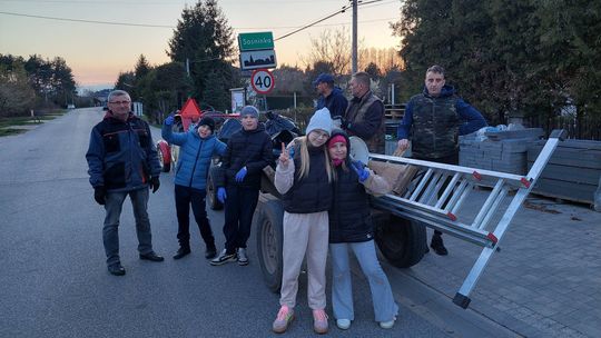 Gmina Łaskarzew zachęca, mieszkańcy działają. Sośninka już posprzątana