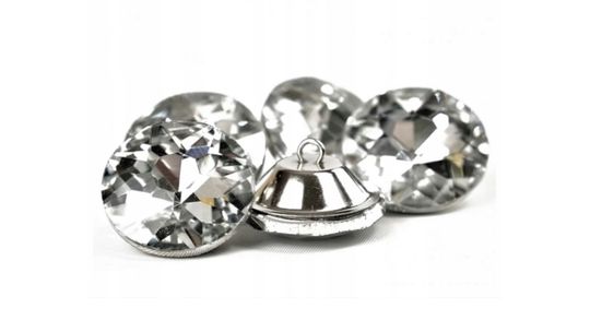 Guziki tapicerskie – jak wykorzystać je w aranżacji wnętrz?