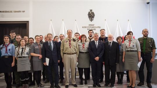 Harcerze z powiatu garwolińskiego w senacie