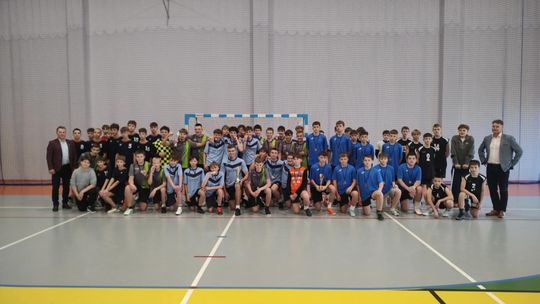 Historyczny sukces SP w Górznie w powiatowych rozgrywkach piłki ręcznej Historyczny sukces SP w Górznie w powiatowych rozgrywkach piłki ręcznej