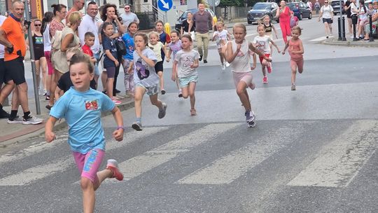 II Żelechowski Bieg Łabędzia. Blisko 200 młodych uczestników i emocje do ostatnich metrów
