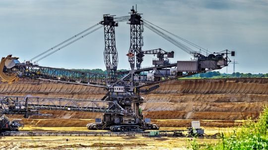 Ile kosztuje wynajęcie dźwigu z operatorem za godzinę?