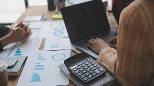 Jak biuro rachunkowe pomaga w rozliczeniu VAT i innych podatków?