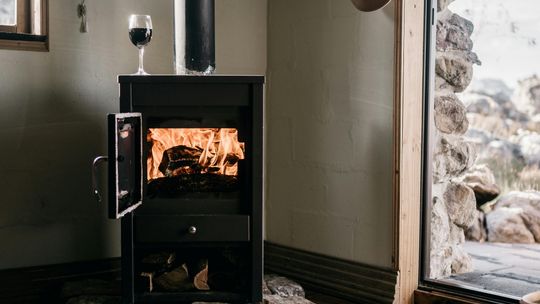 Jak mały piecyk może zasilać całą instalację centralnego ogrzewania? Wszystko, co warto wiedzieć o piecykach wodnych