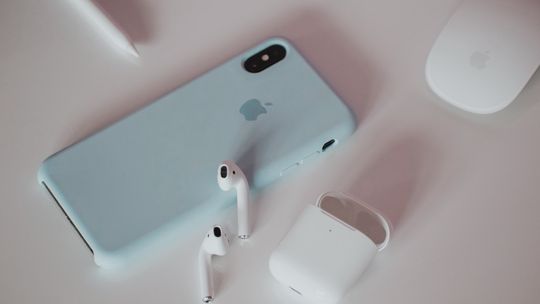 Jak wybrać dobre etui na telefon? Huawei, Apple i inne marki