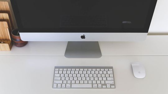 Jak wybrać klawiaturę do pisania, pracy i grania? Omówienie różnych typów sprzętu