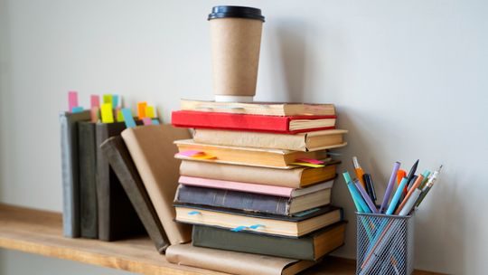 Jak zaoszczędzić na podręcznikach szkolnych?