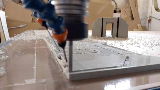 Jedna pracownia, trzy technologie. Grawer laserowy, cięcie laserowe i frezowanie CNC