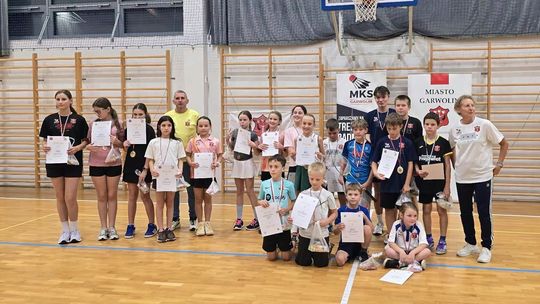 Jesienny turniej badmintonowy w Garwolinie. 22 młodych zawodników na starcie