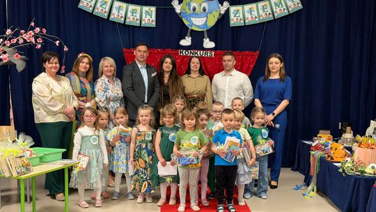 Kapelusze z recyklingu zachwyciły w Sobolewie