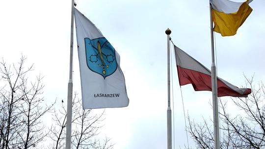 Klasa mundurowa z certyfikatem? 1,9 mln zł na sport i powrót zbiórki gabarytów w Łaskarzewie