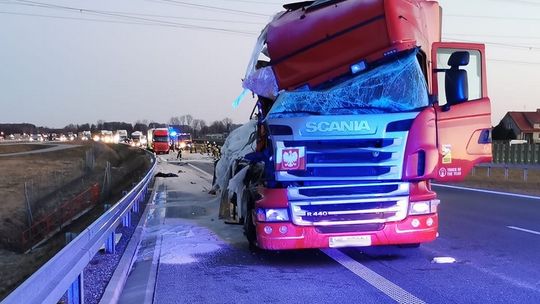 Kolejny wypadek w Gończycach. Zderzyły się dwa tiry