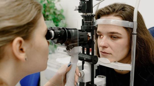 Kto może zakwalifikować się do laserowej korekcji wzroku? Najważniejsze kryteria