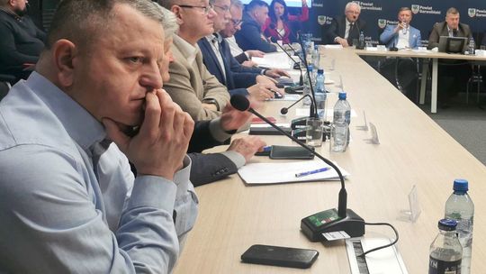 „Lista wstydu” starosty wywołała burzę. Spór o autobusy w powiecie garwolińskim