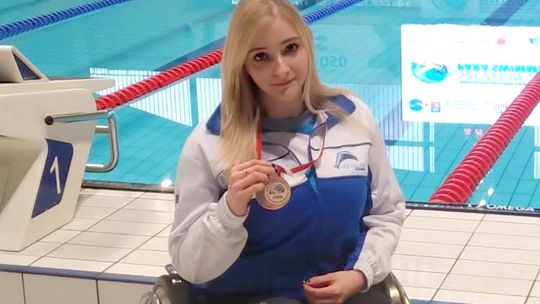 Małgorzata Grzegrzółka z medalami mistrzostw Polski