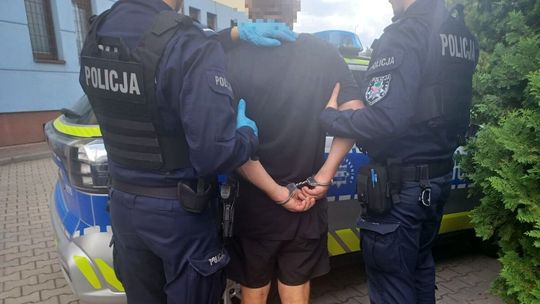 Miał bić, szarpać i grozić śmiercią najbliższym. 45-latek trafił do aresztu