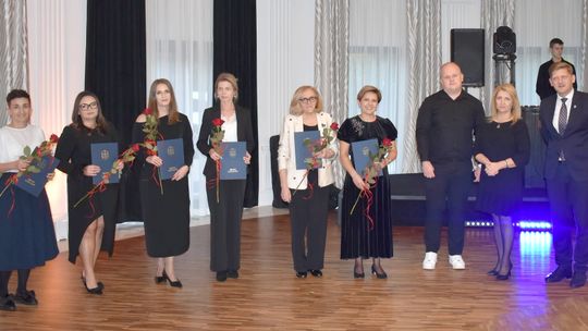 Miejski Dzień Nauczyciela w Łaskarzewie. Sześć osób z nagrodami burmistrza