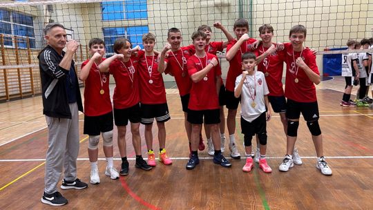 Młodzicy Dwójki wygrali turniej przed własną publicznością