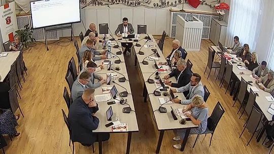 Monitoring, ciemne ulice i zapas wody. O bezpieczeństwie na sesji
