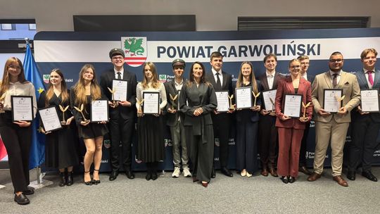 Najlepsi uczniowie ze stypendium starosty Najlepsi uczniowie ze stypendium starosty