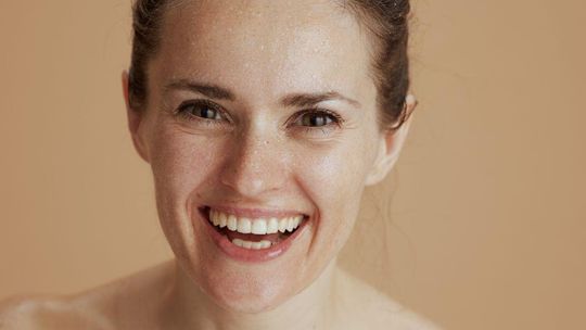 Naturalne piękno bez filtrów – pielęgnacja, która robi robotę