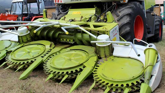 Nietrzeźwi za kółkiem – jeden wjechał w audi, drugi w słup kombajnem